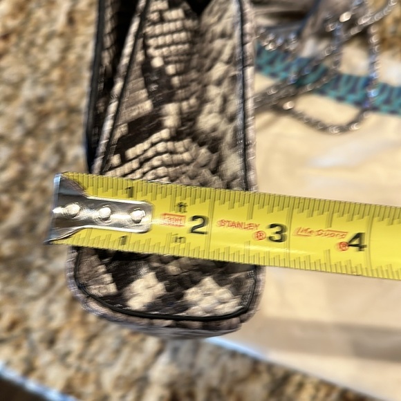 EUC Tory Burch Fleming handbag - cream and black snakeskin - Picture 8 of 11